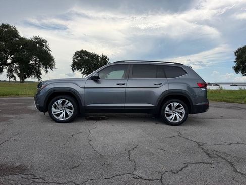 Used 2021 Volkswagen Atlas SE FWD image 2