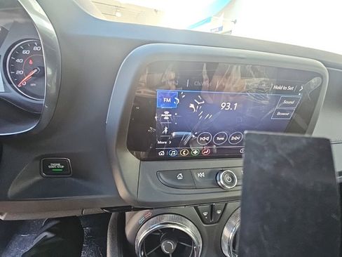 Used 2023 Chevrolet Camaro LT w/ Technology Package image 12