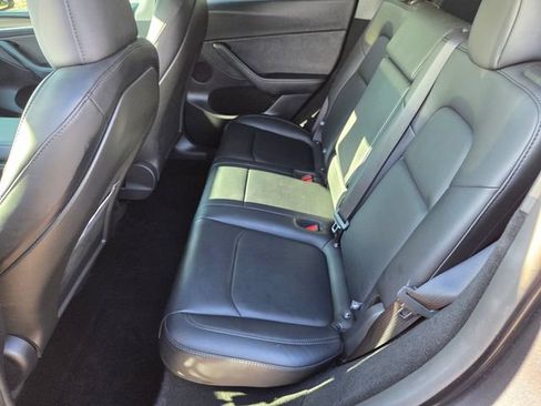 Used 2025 Tesla Model Y Long Range RWD image 12