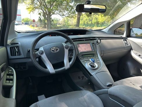 Used 2010 Toyota Prius Three image 12