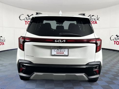 Used 2024 Kia Seltos EX image 7