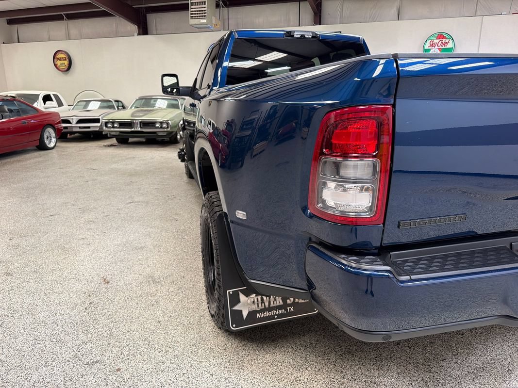 Used 2024 RAM 3500 Big Horn w/ Night Edition AWD/4WD image 15