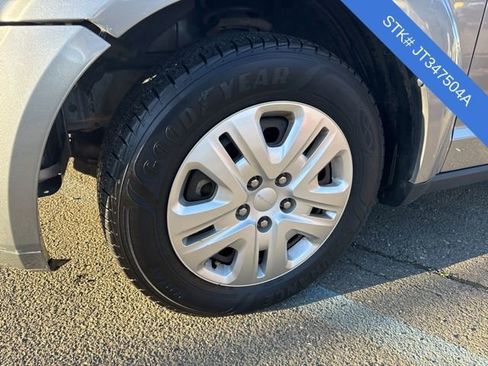 Used 2018 Dodge Journey SE image 4