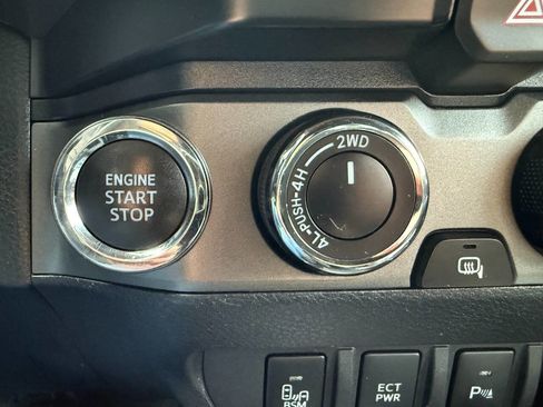 Used 2020 Toyota Tacoma TRD Sport 4x4 4dr Double Cab 5 image 40