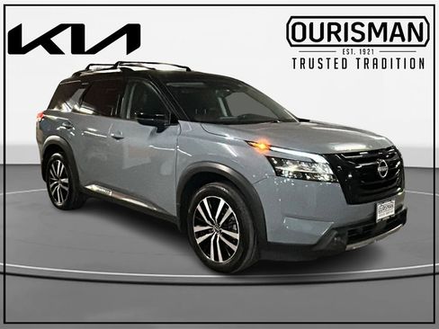 Used 2023 Nissan Pathfinder Platinum image 1