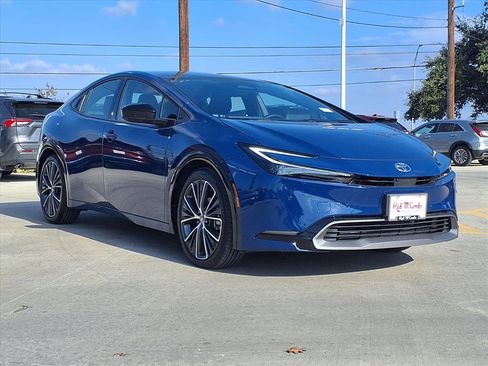 Used 2025 Toyota Prius Limited image 3