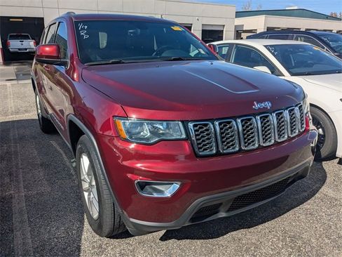 Used 2018 Jeep Grand Cherokee Laredo image 1