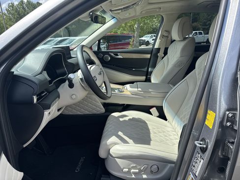 Used 2024 Genesis GV80 3.5T w/ Prestige Package AWD/4WD image 9
