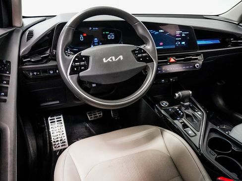Used 2023 Kia Niro EX Touring image 14