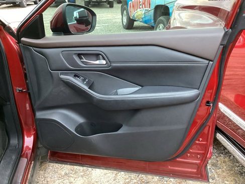 Used 2022 Nissan Rogue SL w/ SL Premium Package image 9