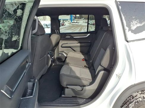 Used 2025 GMC Acadia Elevation image 11