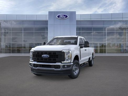 New 2025 Ford F250 XLT image 5