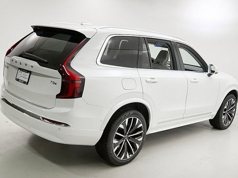 New 2026 Volvo XC90 T8 Ultra w/ Protection Package image 9