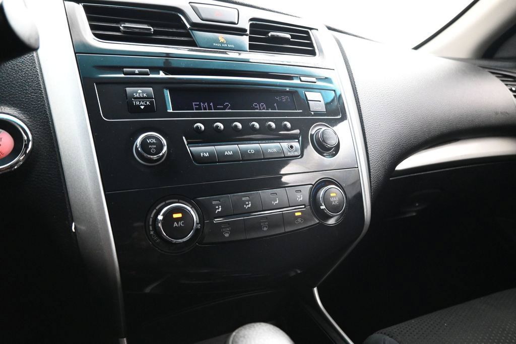 Used 2015 Nissan Altima 2.5 S w/ Power Driver Seat Package FWD image 17