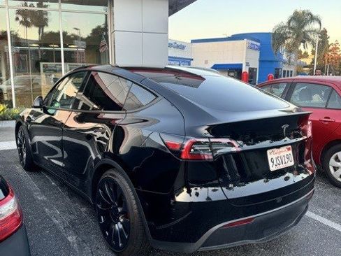 Used 2023 Tesla Model Y Performance image 5