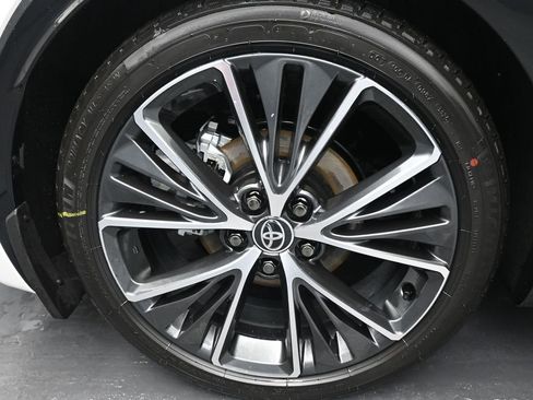 New 2026 Toyota Prius XLE image 12