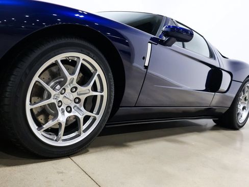 Used 2005 Ford GT RWD image 77