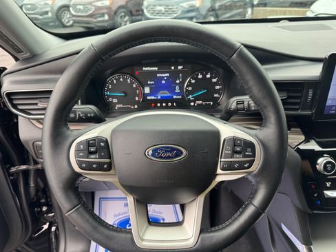 Used 2021 Ford Explorer Limited w/ Equipment Group 301A image 14