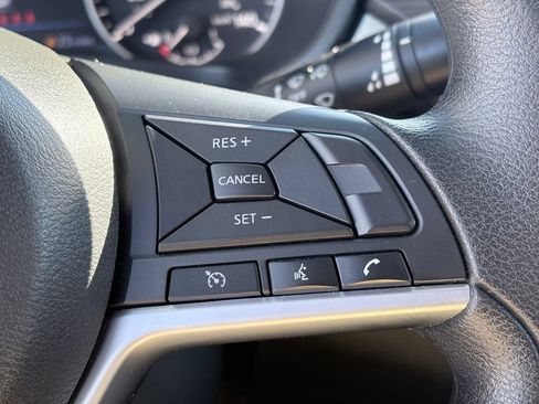 Used 2025 Nissan Altima 2.5 SV FWD image 14