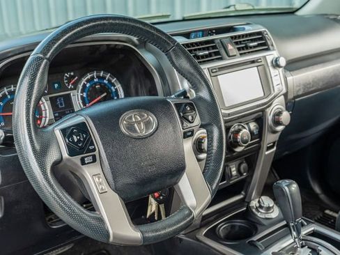 Used 2019 Toyota 4Runner SR5 4X4 W/ UPGRADES / GREAT image 24