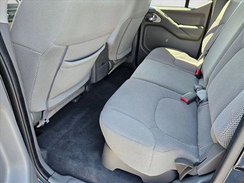Used 2019 Nissan Frontier SV AWD/4WD image 17