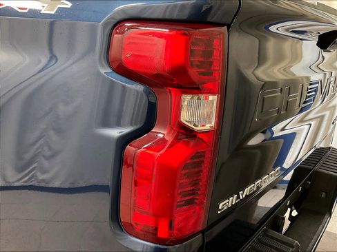 Used 2022 Chevrolet Silverado 1500 Custom image 34