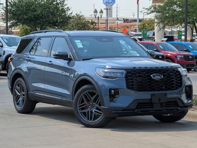 New 2025 Ford Explorer ST-Line w/ Premium Package