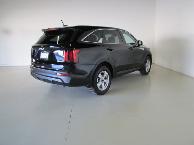 Used 2023 Kia Sorento LX FWD image 47