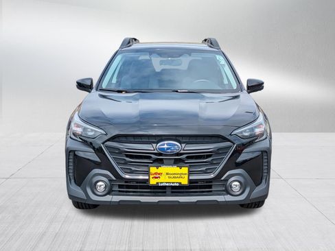 Used 2025 Subaru Outback Onyx Edition AWD/4WD image 2