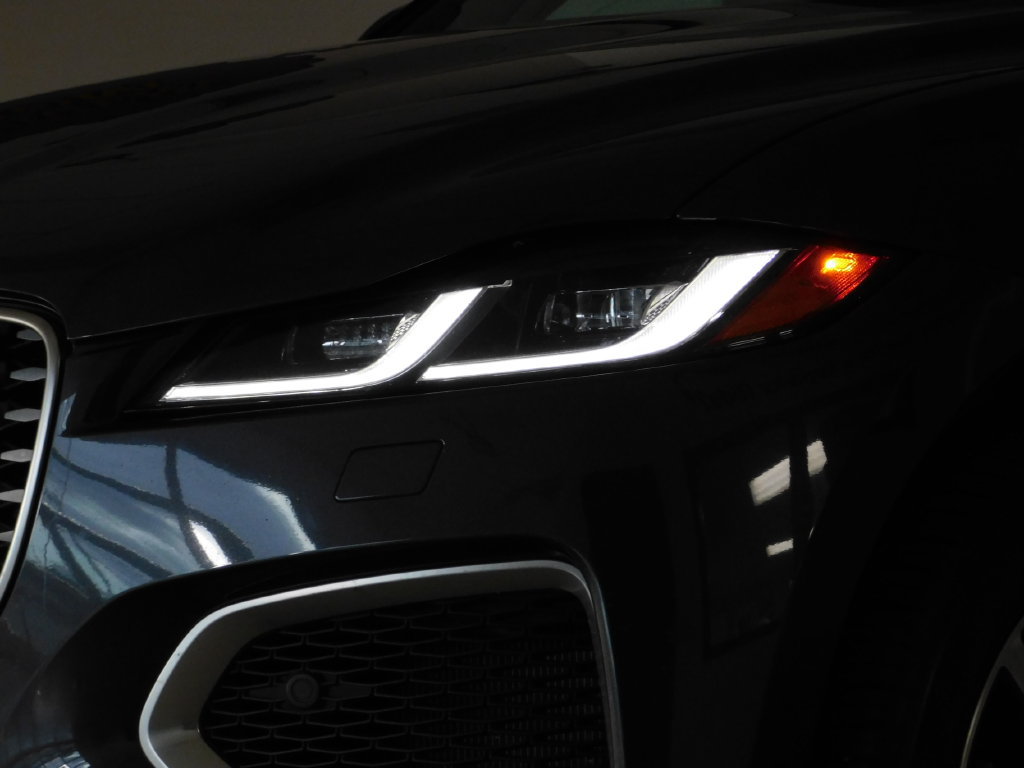 Used 2023 Jaguar F-PACE R-Dynamic S AWD/4WD image 11