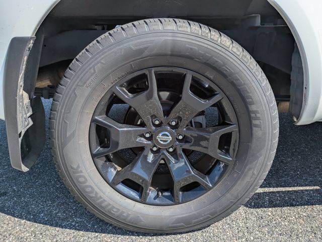 Used 2021 Nissan Frontier SV w/ Midnight Edition Floor Mats AWD/4WD image 9