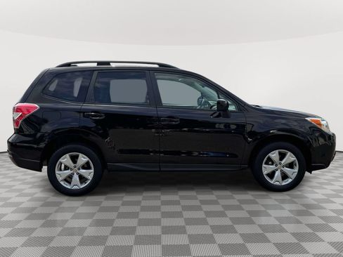 Used 2016 Subaru Forester 2.5i Premium w/ All-Weather Package AWD/4WD image 9