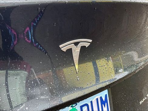 Used 2024 Tesla Model Y Long Range AWD/4WD image 32