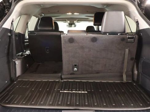 Used 2023 Toyota Highlander Limited image 27