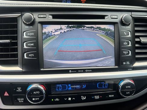 Certified 2019 Toyota Highlander XLE AWD/4WD image 14