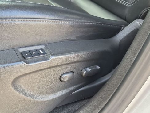 Used 2018 Buick Encore Essence FWD image 17