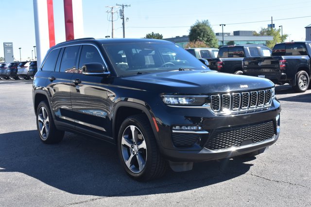 Used 2024 Jeep Grand Cherokee Limited w/ Trailer Tow Package AWD/4WD image 3