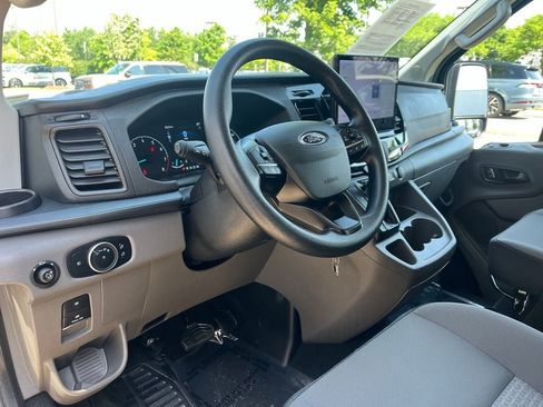 Used 2025 Ford Transit 350 XLT RWD image 17