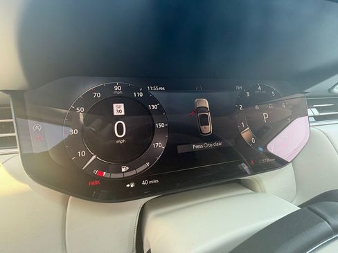 Used 2024 Land Rover Range Rover SE image 12