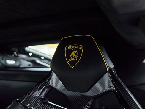 Used 2021 Lamborghini Huracan EVO image 44