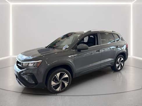 Used 2023 Volkswagen Taos SE AWD/4WD image 7