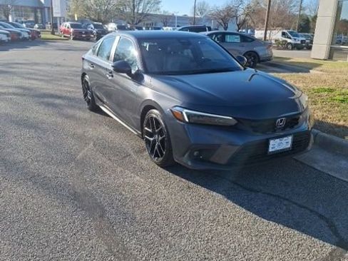Used 2024 Honda Civic Sport Touring image 4