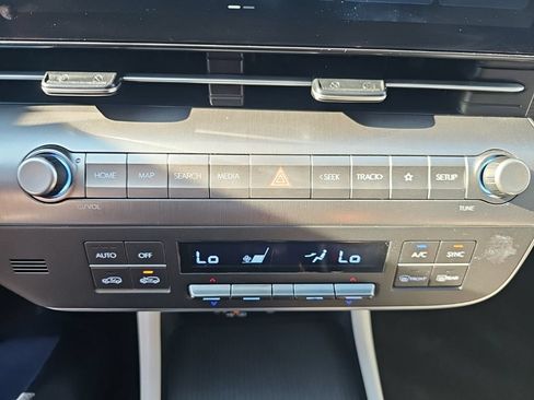 Certified 2024 Hyundai Kona SEL AWD/4WD image 19