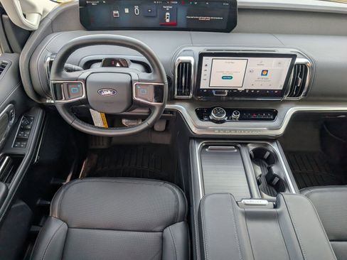 New 2026 Ford Expedition Platinum w/ Driver's Package AWD/4WD image 6