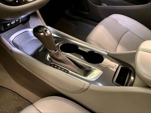 Used 2019 Chevrolet Malibu LT w/ Leather Package image 16