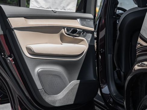 New 2026 Volvo XC90 B6 Ultra w/ Lounge Package image 33