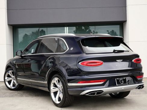 New 2025 Bentley Bentayga Extended Wheelbase image 3