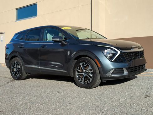 Used 2023 Kia Sportage EX image 2