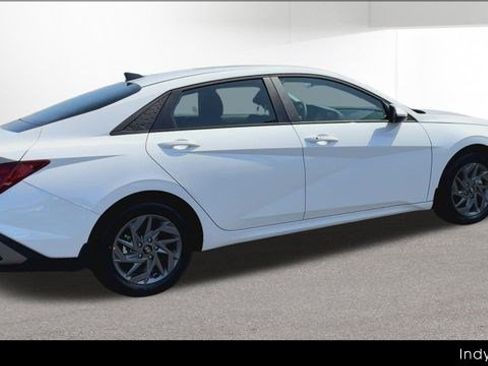 Used 2025 Hyundai Elantra Hybrid FWD image 78