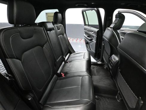 Used 2022 Jeep Grand Cherokee Overland w/ Luxury Tech Group IV image 49